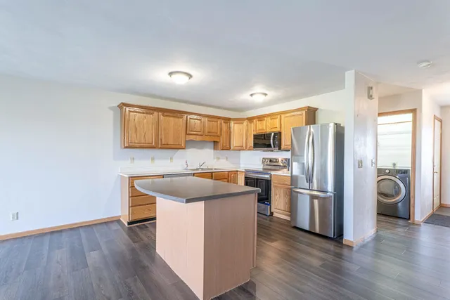 $300,000 | 2367 Effingham Way, Sun Prairie, WI 53590