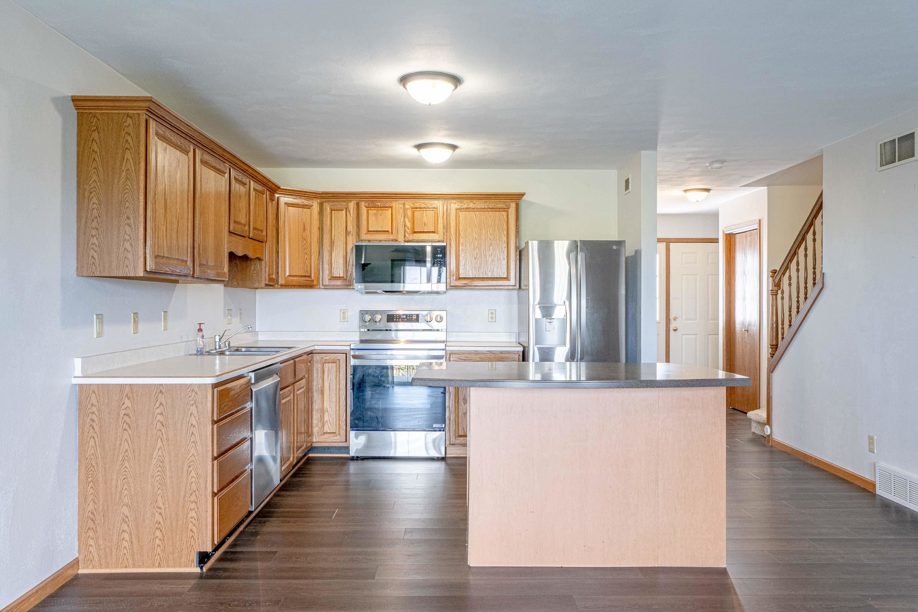 2367 Effingham Way Sun Prairie, WI 53590 - Photo 7 of 21