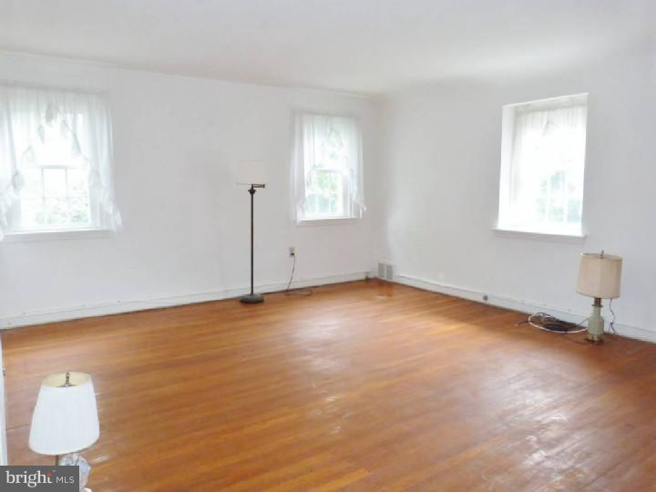 803 Longfield Road Glenside, PA 19038 - Photo 13 of 21 Gallery Image 13