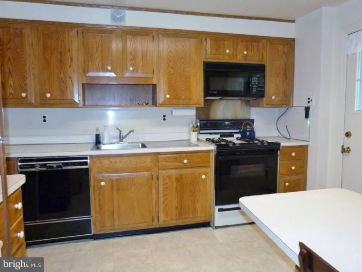 803 Longfield Road Glenside, PA 19038 - Photo 5 of 21 Gallery Image 5