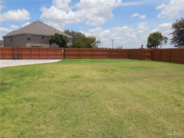 $2,700 | 10338 North 23rd Lane, McAllen, TX 78504