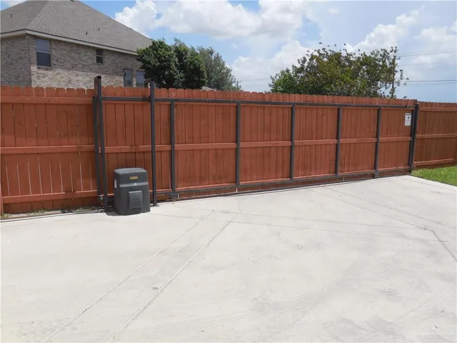 $3,000 | 10338 North 23rd Lane, McAllen, TX 78504