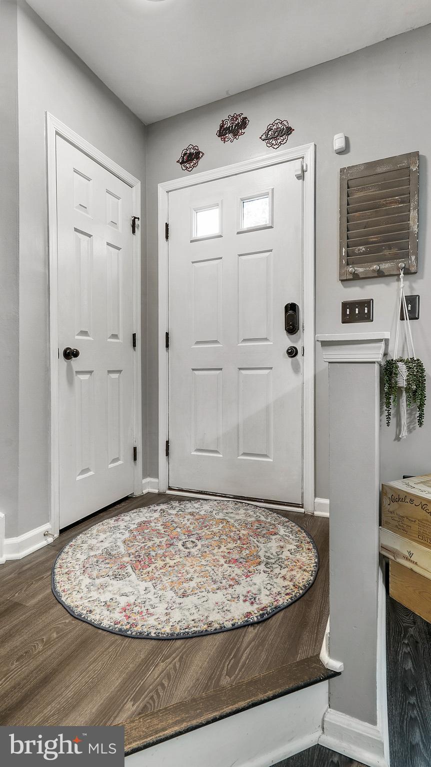21103 Footstep Terrace Ashburn, VA 20147 - Photo 2 of 36 Entrance