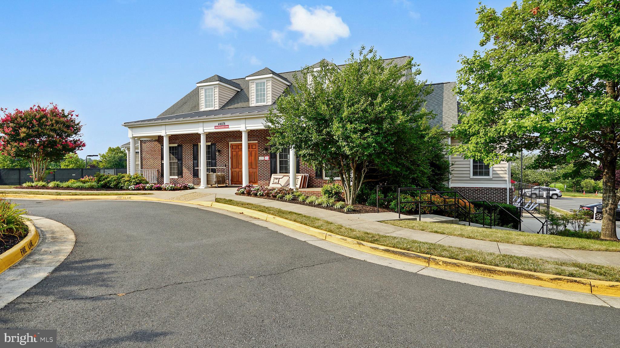 21103 Footstep Terrace Ashburn, VA 20147 - Photo 31 of 36
