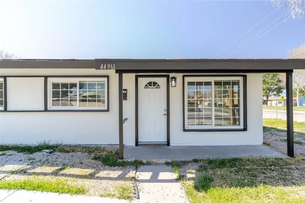 $2,500 | 44961 5th Street East, Lancaster, CA 93535