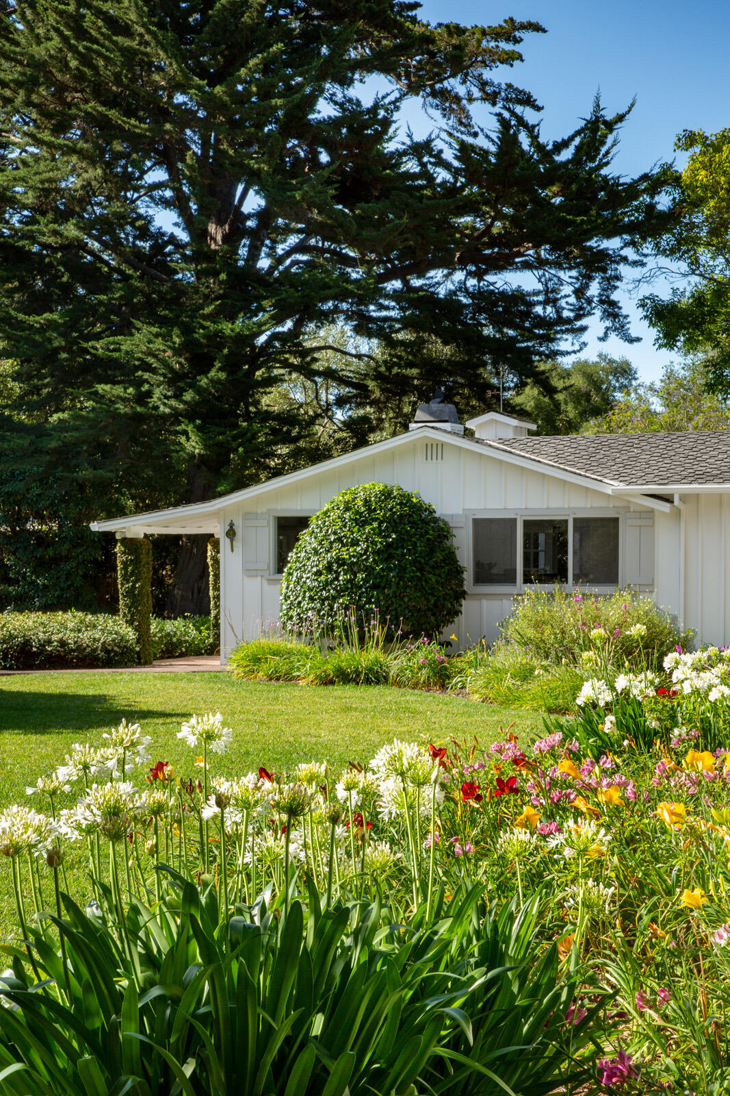 279 Santa Rosa Lane Montecito, CA 93108 - Photo 19 of 27 a front view of house with a garden