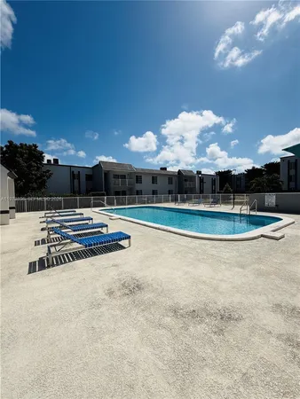 $2,400 | 4920 Northwest 79th Avenue, Unit 204, Doral, FL 33166
