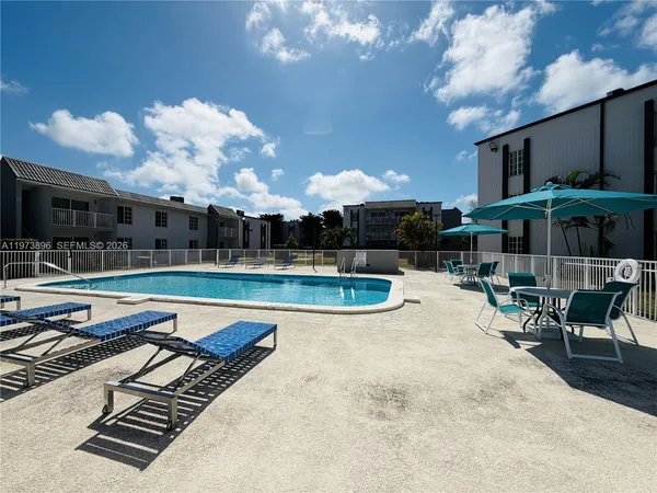 $2,400 | 4920 Northwest 79th Avenue, Unit 204, Doral, FL 33166
