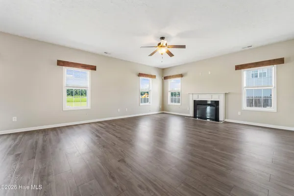 $2,095 | 407 South Bluff Circle, Jacksonville, NC 28540