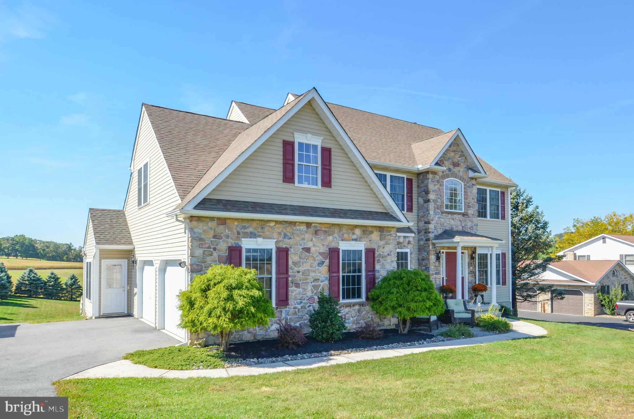 5634 Paradise Road Slatington, PA 18080 - Photo 2 of 35 Gallery Image 2