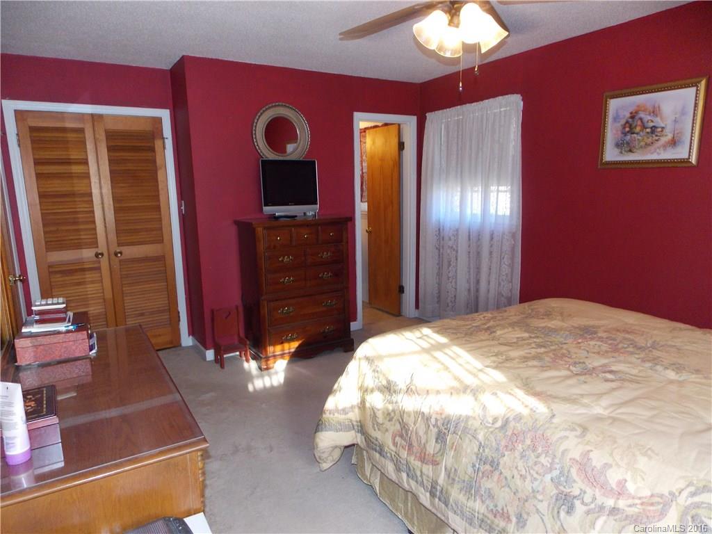 3117 Sunset Road Charlotte, NC 28216 - Photo 14 of 24 Gallery Image 14