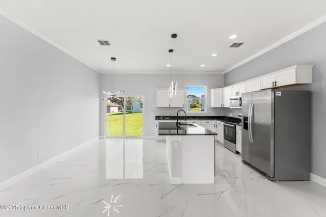 $2,100 | 1410 Towton Street Southeast, Palm Bay, FL 32909