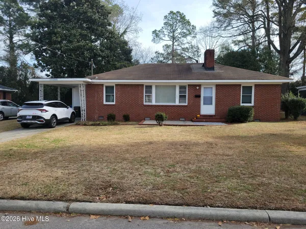 $1,800 | 106 North Elm Street, Greenville, NC 27858