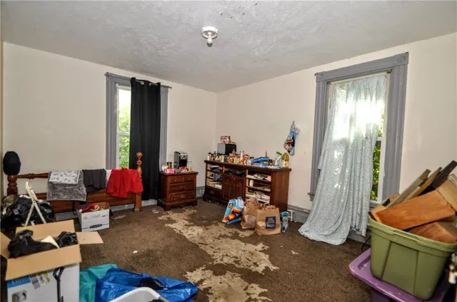 $170,000 | 1060 Vance Avenue, Coraopolis, PA 15108