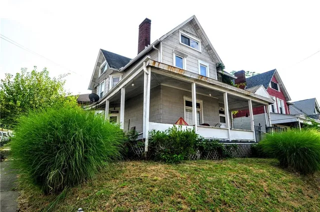 $170,000 | 1060 Vance Avenue, Coraopolis, PA 15108