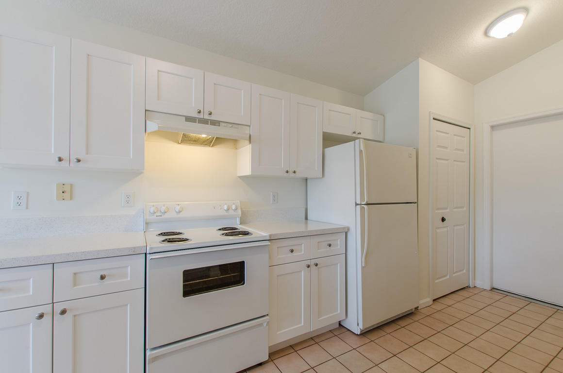 12288 86th Road North West Palm Beach, FL 33412 - Photo 2 of 36 Kitchen