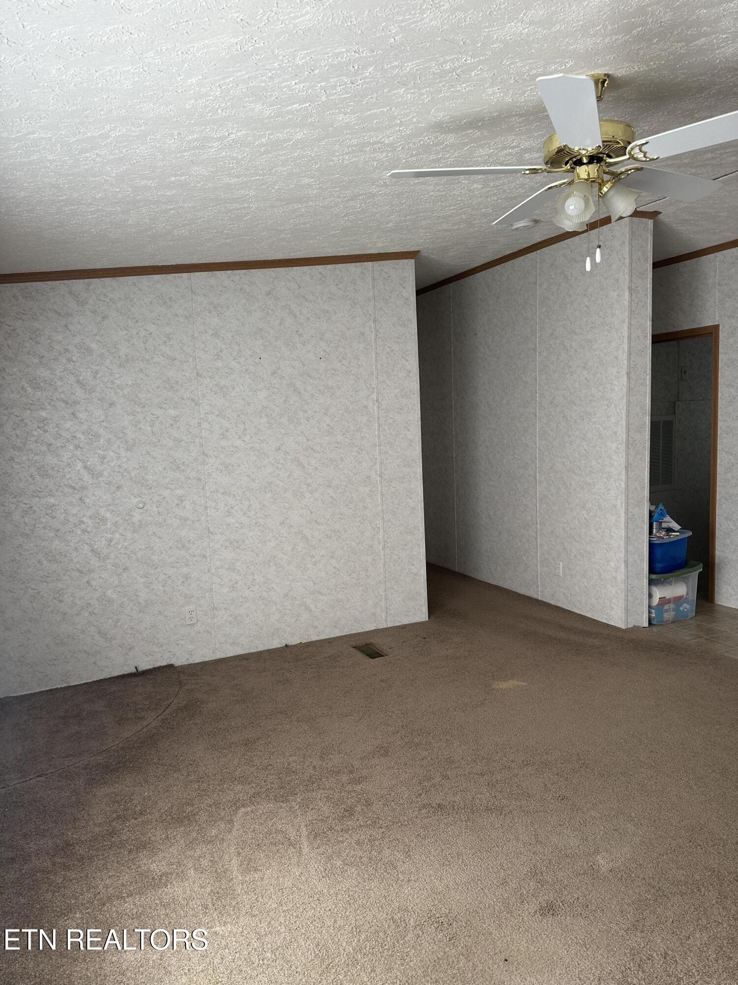 165 Redmond Road Pineville, KY 40977 - Photo 9 of 25 IMG_1880