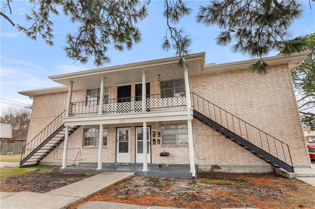 $1,200 | 300 Duke Drive, Unit 4, Kenner, LA 70065