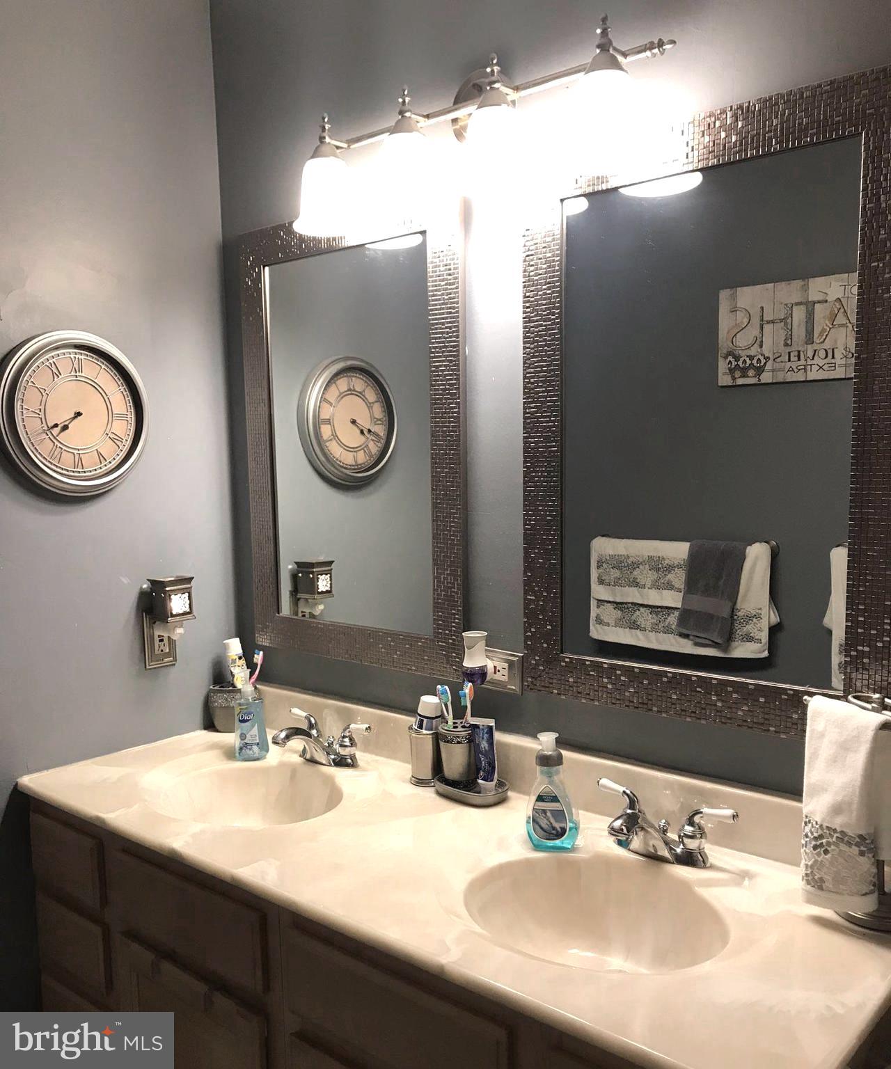 20 Constitution Road Clementon, NJ 08021 - Photo 6 of 17 Main Floor / Full Bath