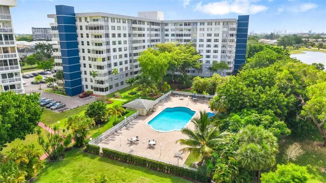 a view of a multi story building