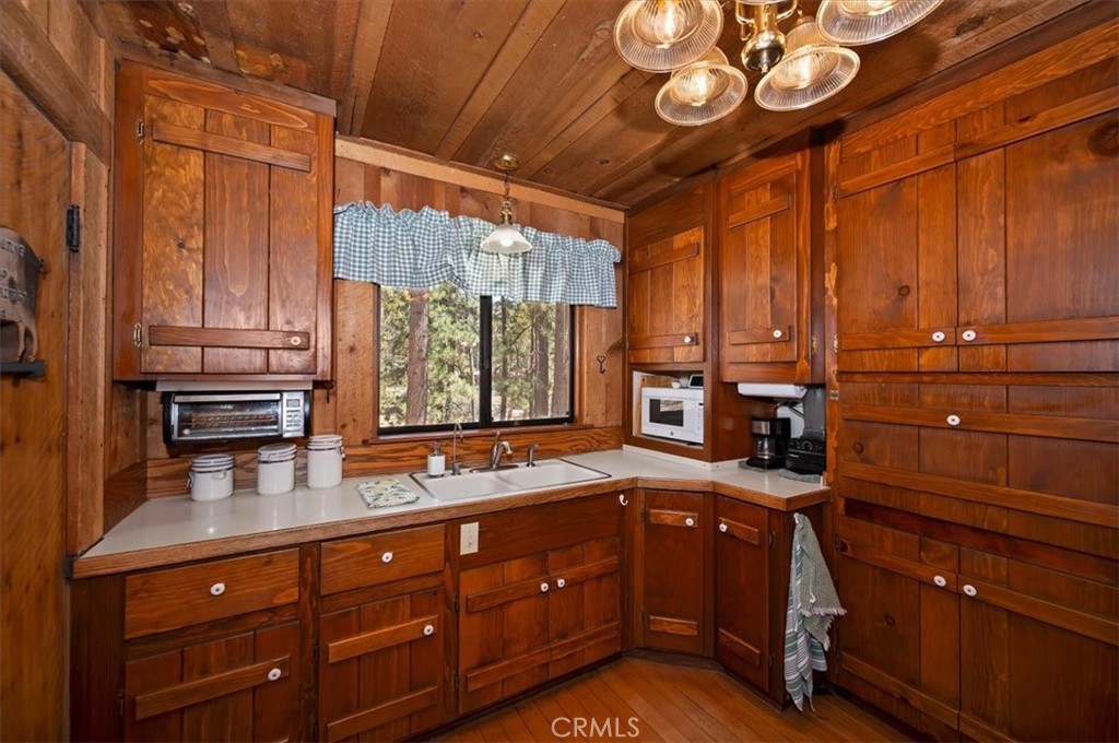 22 Polique Canyon Road Fawnskin, CA 92333 - Photo 14 of 42 Original cabinets