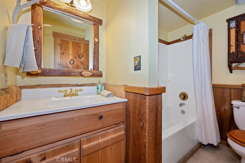 22 Polique Canyon Road Fawnskin, CA 92333 - Photo 26 of 42 Bathroom First Floor
