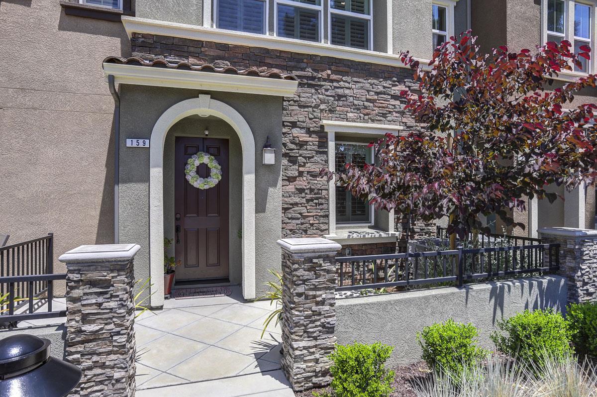 159 Cypress Loop Hayward, CA 94544 - Photo 5 of 30 Gallery Image 5