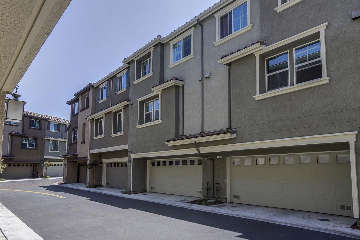 159 Cypress Loop Hayward, CA 94544 - Photo 6 of 30 Gallery Image 6