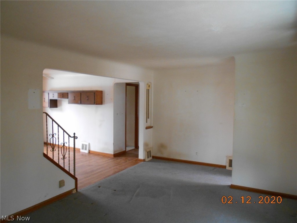 943 Learidge Road Cleveland, OH 44124 - Photo 6 of 16