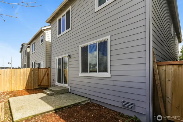 $550,000 | 18220 110th Avenue East, Puyallup, WA 98374