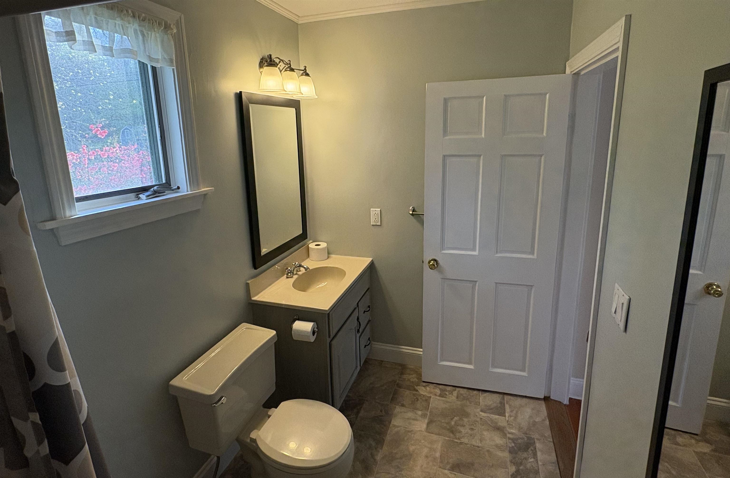 80 St Laurent Street Epping, NH 03042 - Photo 13 of 23