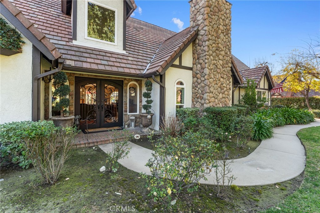 10055 Hillside Road Rancho Cucamonga, CA 91737 - Photo 3 of 46