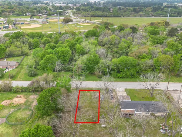 $130,000 | 535 Peach Street, Tomball, TX 77375