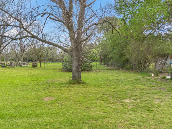 $130,000 | 535 Peach Street, Tomball, TX 77375