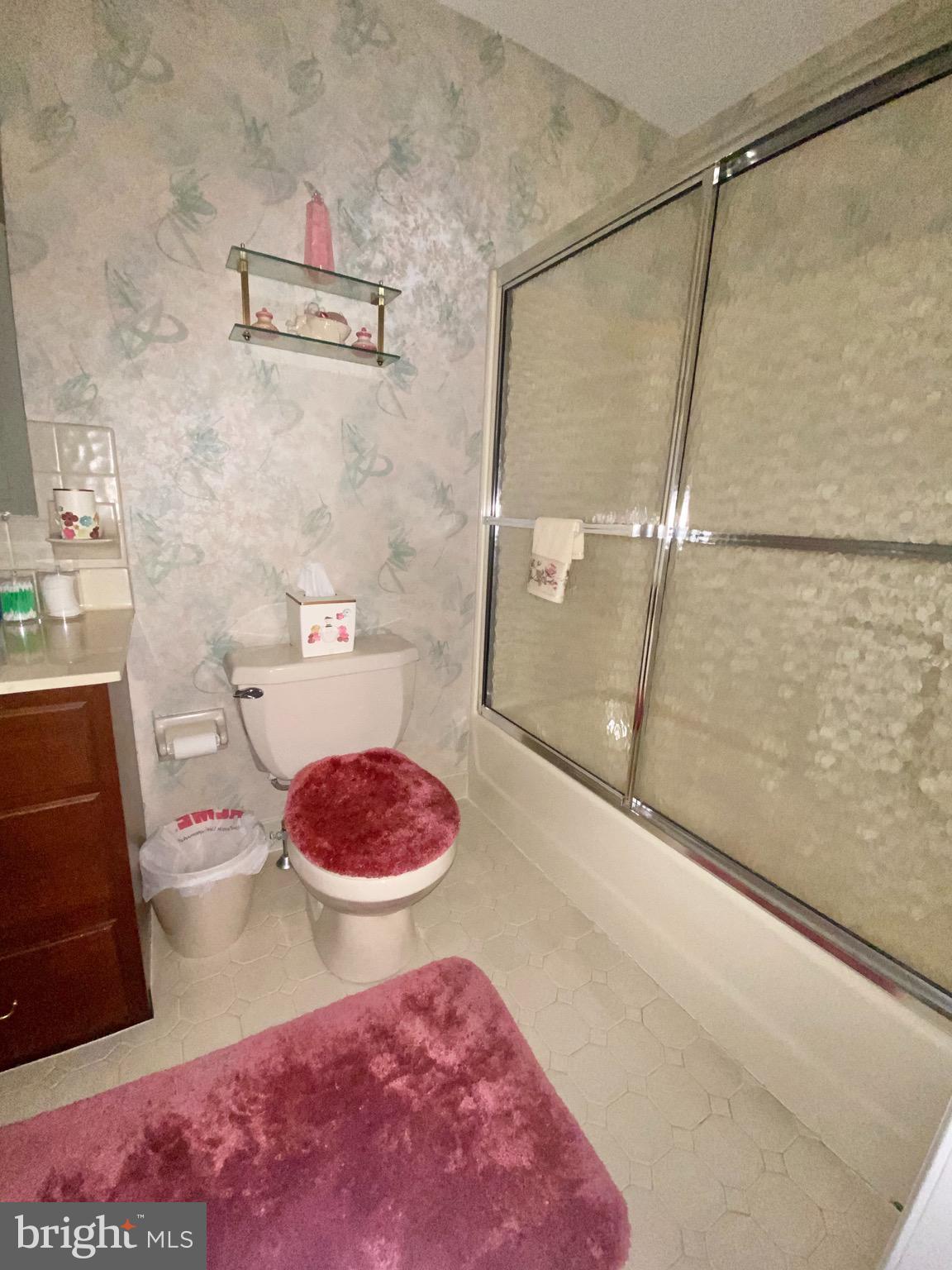1 Swallow Road Southampton, PA 18966 - Photo 42 of 52 Second level full bathroom