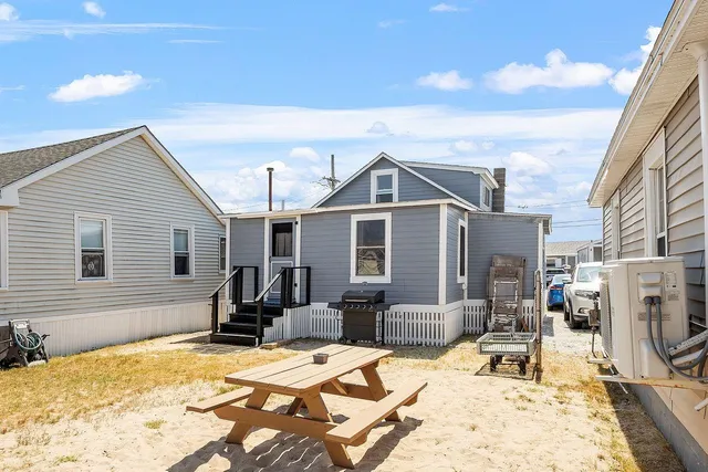$649,900 | 22-24 Perkins Avenue, Hampton, NH 03842