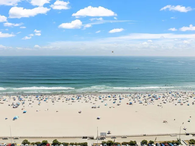 $649,900 | 22-24 Perkins Avenue, Hampton, NH 03842