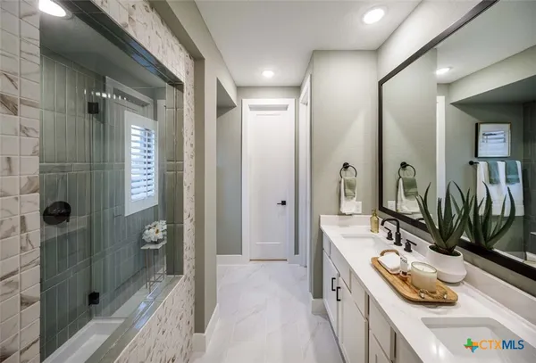 $524,990 | 228 White Oak, Castroville, TX 78009