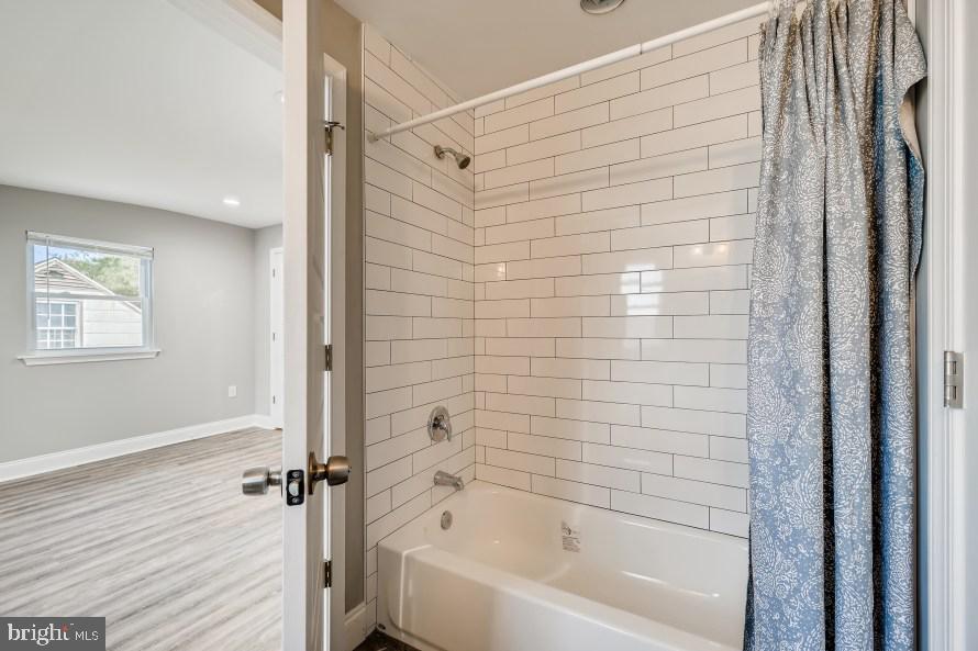 8128 Longpoint Road Baltimore, MD 21222 - Photo 25 of 32 2nd bathoom