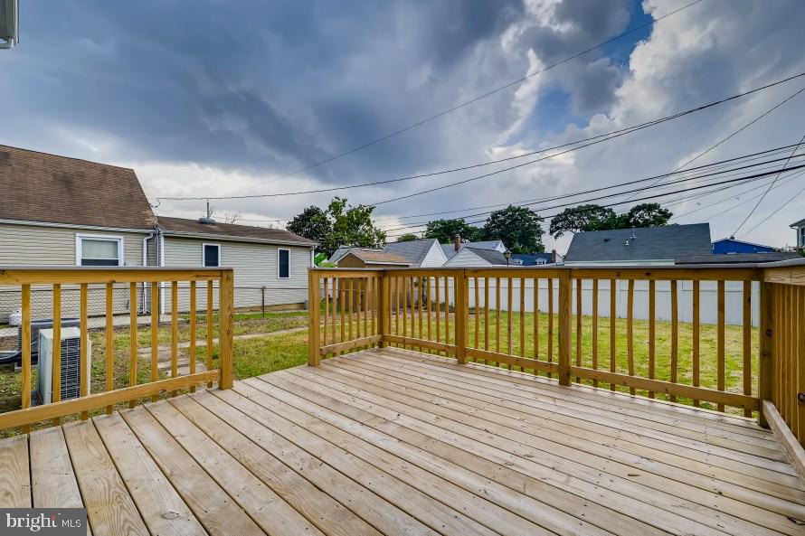 8128 Longpoint Road Baltimore, MD 21222 - Photo 28 of 32 Deck