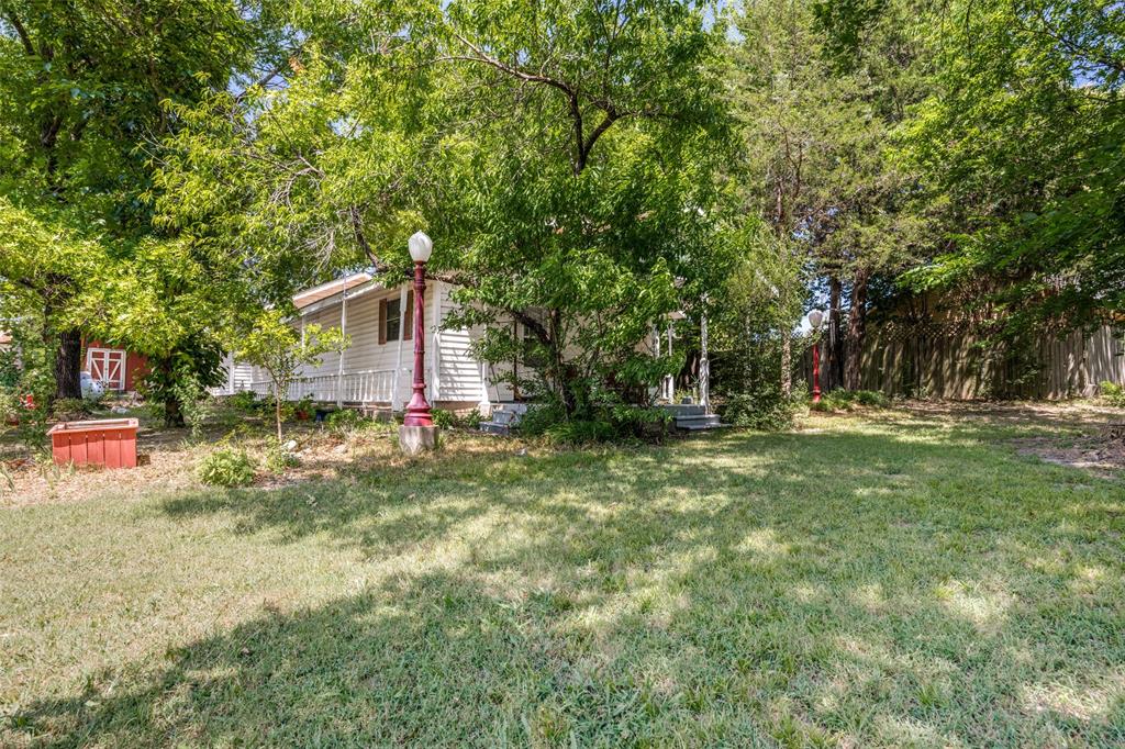 402 Jones Street Tom Bean, TX 75491 - Photo 3 of 31
