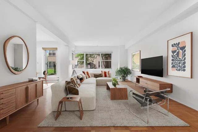 $1,200,000 | 11 5th Avenue, Unit 2V | Greenwich Village