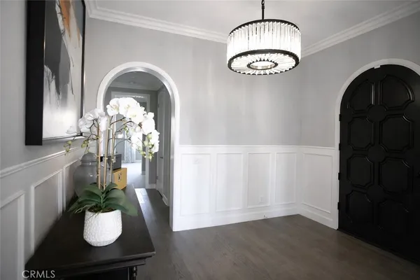 a view of entryway with livingroom