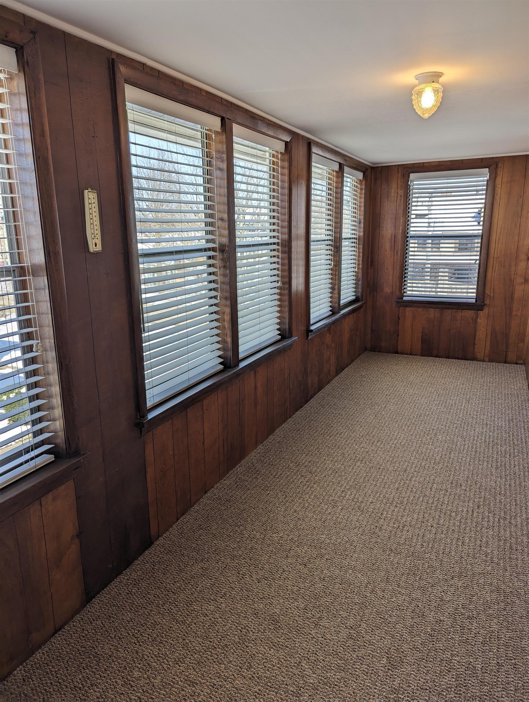 837 West Stephenson Street Freeport, IL 61032 - Photo 2 of 17