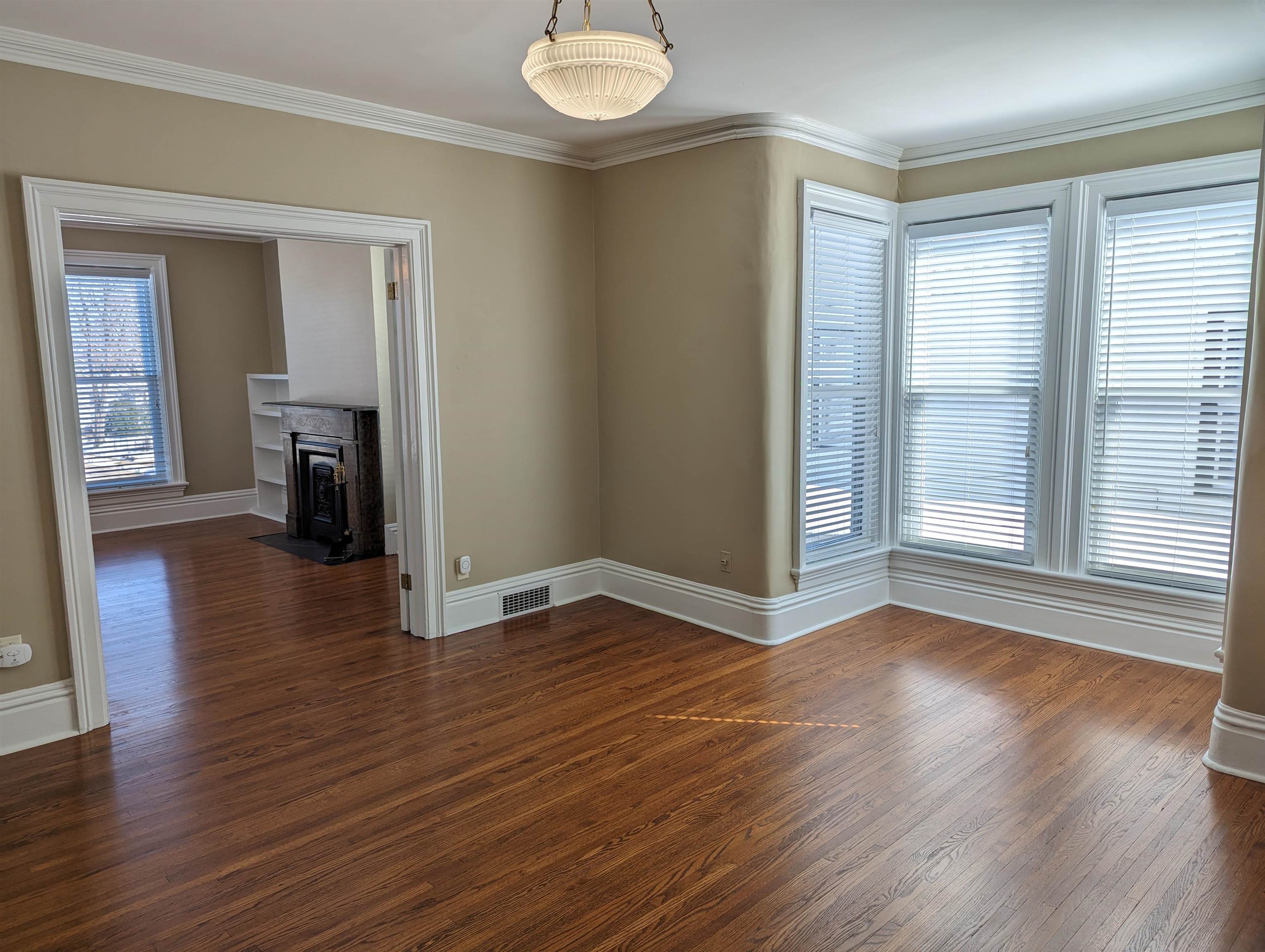 837 West Stephenson Street Freeport, IL 61032 - Photo 9 of 17