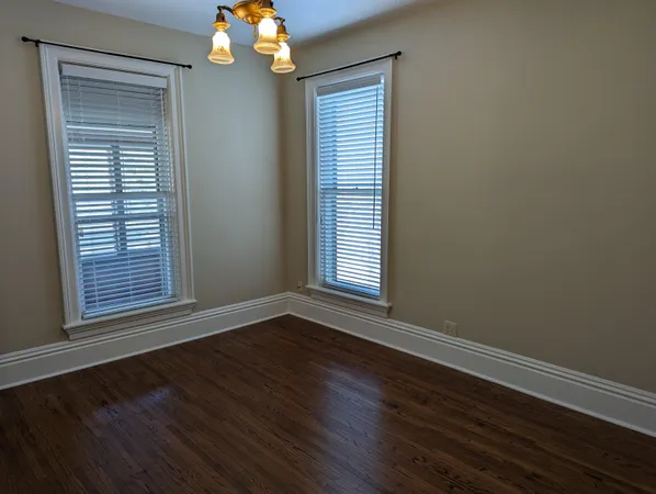 $1,000 | 837 West Stephenson Street, Freeport, IL 61032