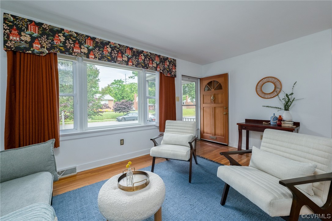 3905 Rosedale Avenue Richmond, VA 23227 - Photo 4 of 47 Bright!