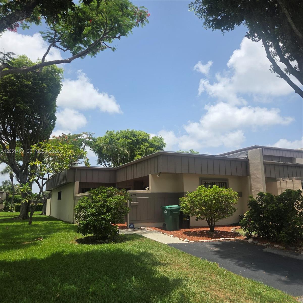7412 Southwest 105th Place Miami, FL 33173 - Photo 2 of 19