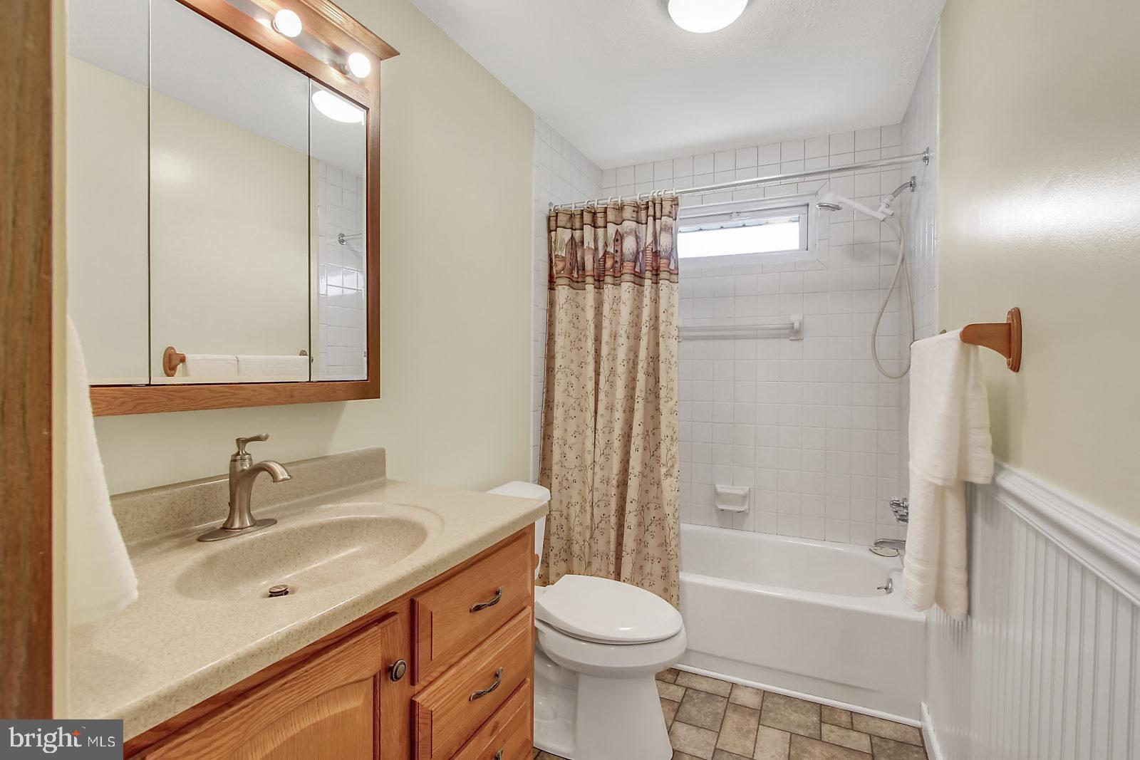 40 Rachael Road Dover, PA 17315 - Photo 13 of 33 Main Level Full Bath