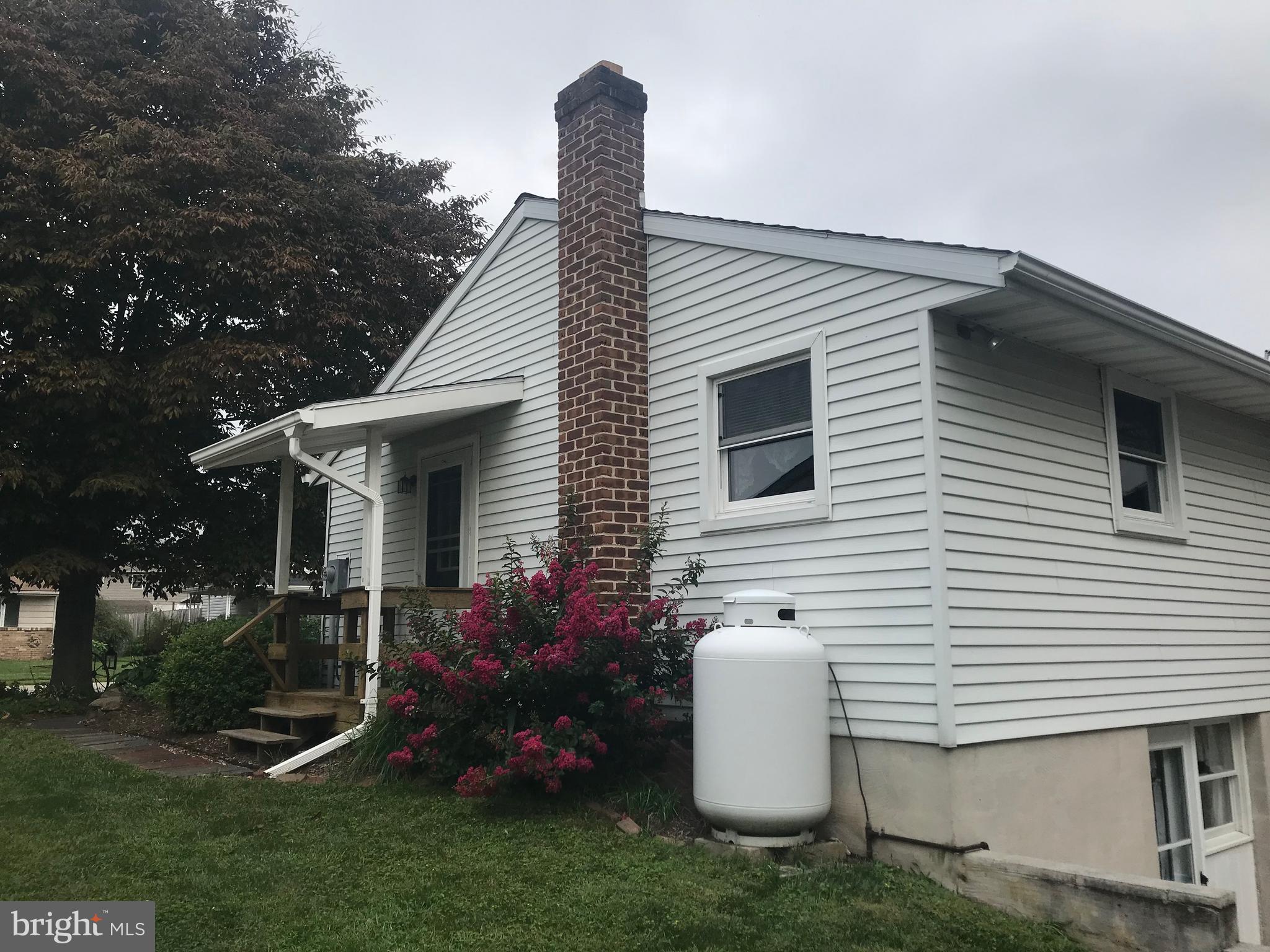 40 Rachael Road Dover, PA 17315 - Photo 27 of 33 Propane tank provides gas to LL Fireplace